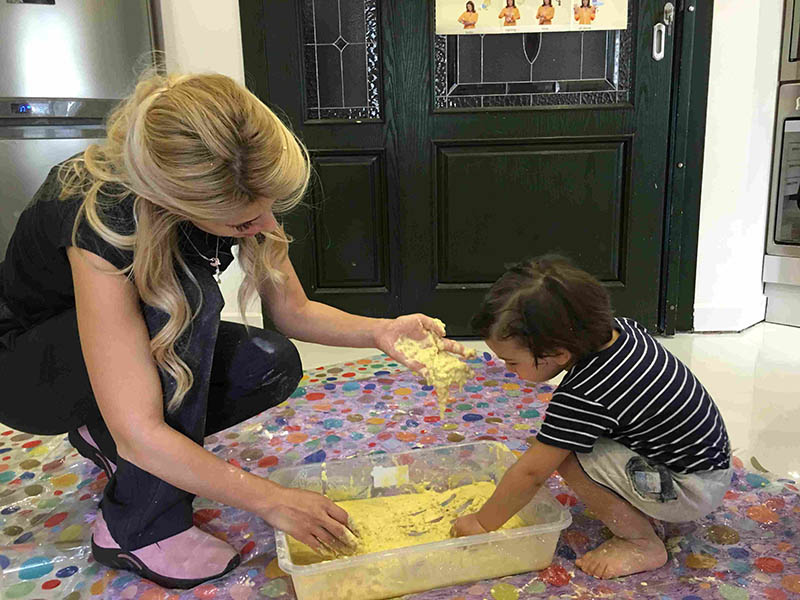 çocuk-oyunu-obleck-gloop-duyusal-oyun-derin-anne-derinanne-derinüstün