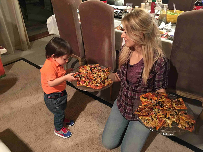 pizza-ev-anne-derinanne-tubaustutuba ustun-italyan pizzası